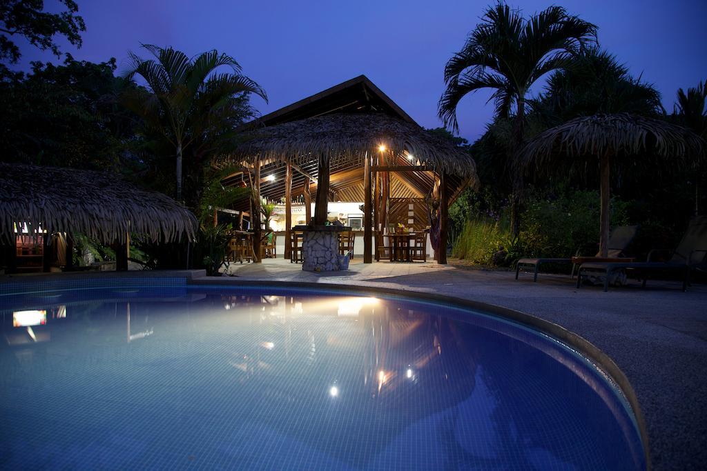 קאוויטה Hotel Suizo Loco Lodge & Resort מראה חיצוני תמונה