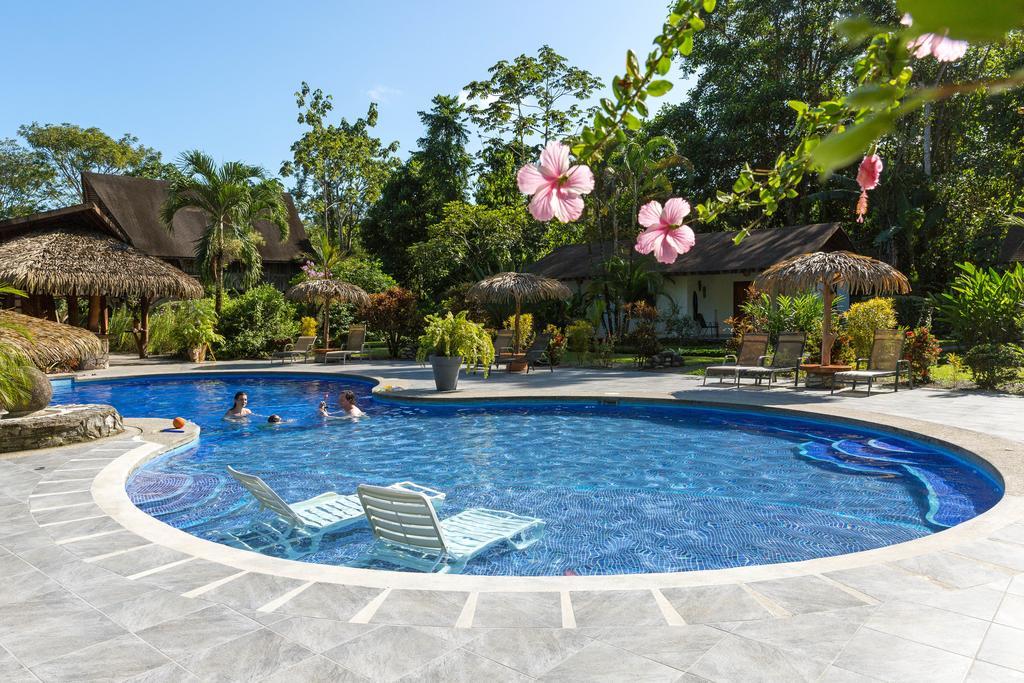קאוויטה Hotel Suizo Loco Lodge & Resort מראה חיצוני תמונה