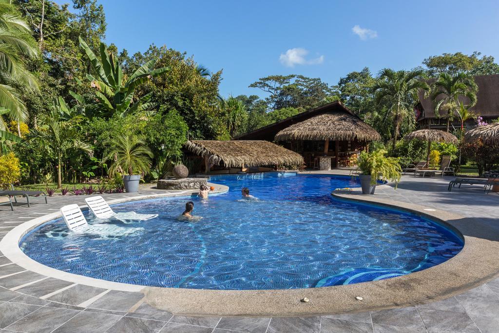 קאוויטה Hotel Suizo Loco Lodge & Resort מראה חיצוני תמונה
