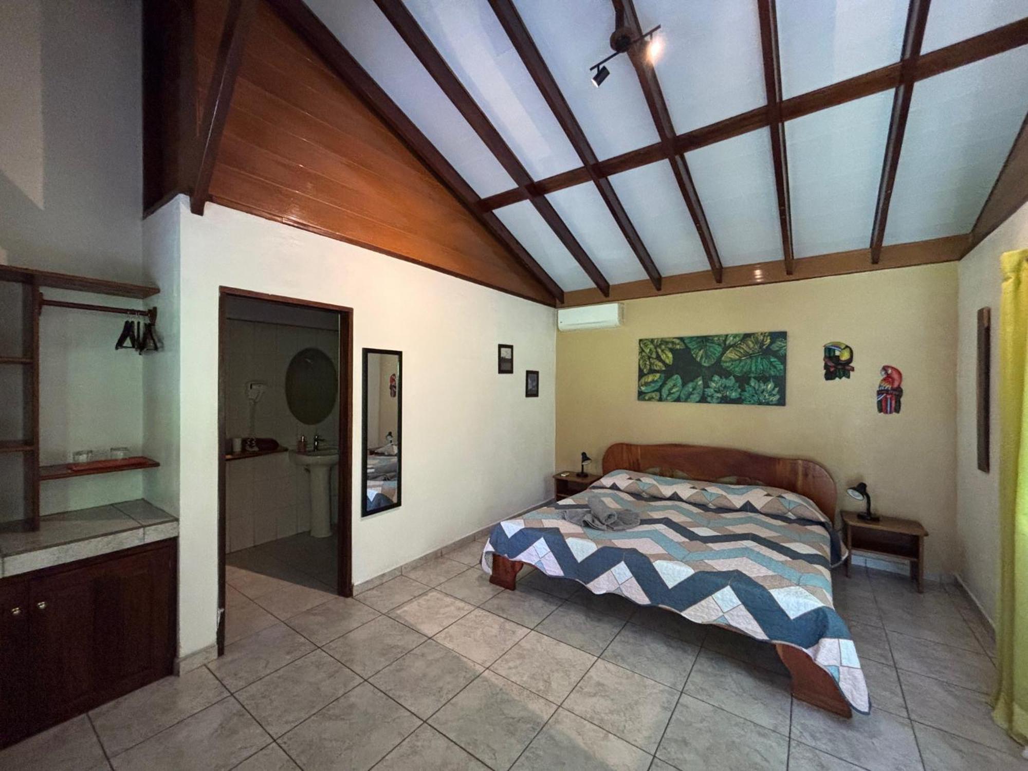 קאוויטה Hotel Suizo Loco Lodge & Resort מראה חיצוני תמונה
