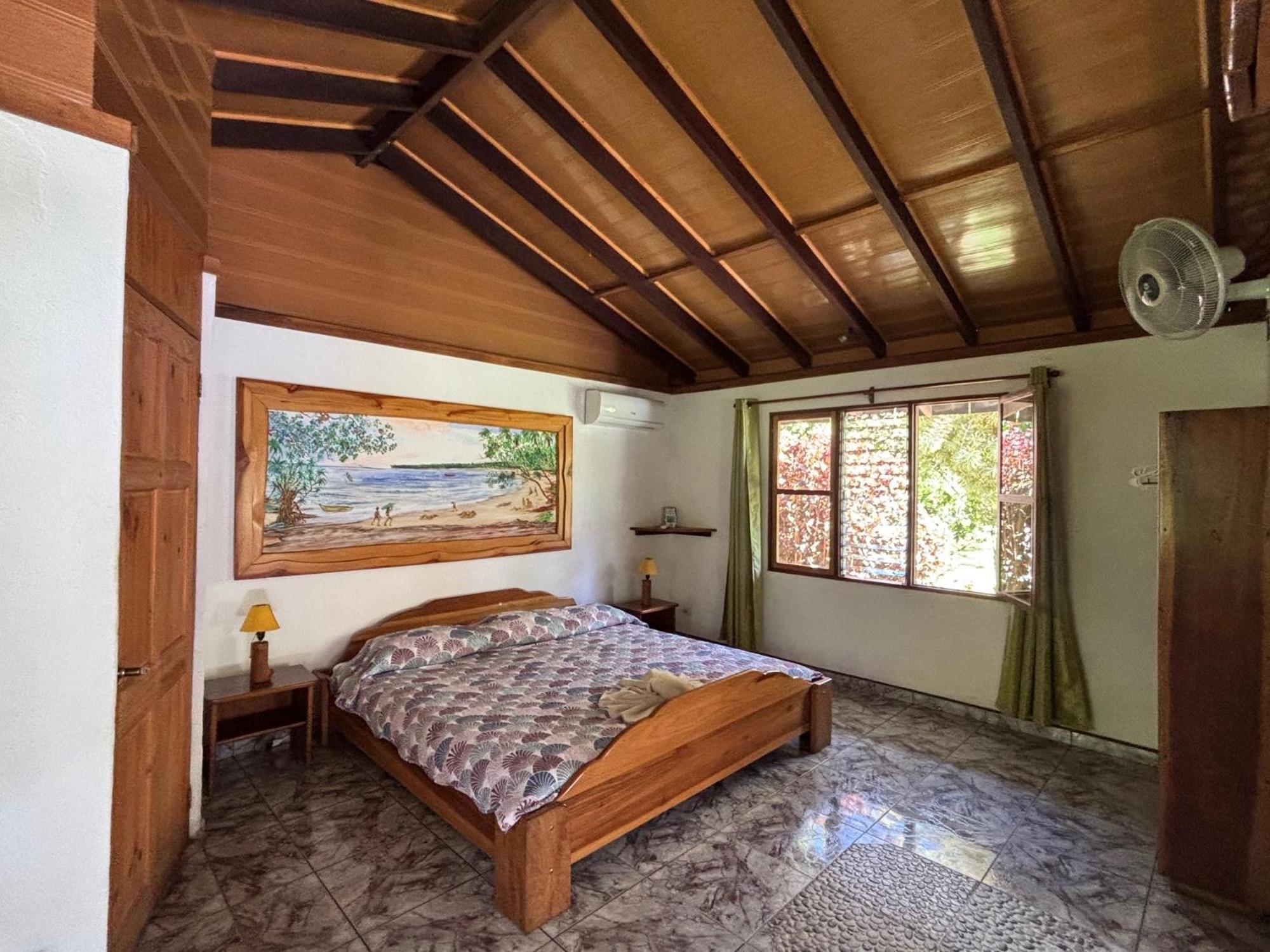 קאוויטה Hotel Suizo Loco Lodge & Resort מראה חיצוני תמונה