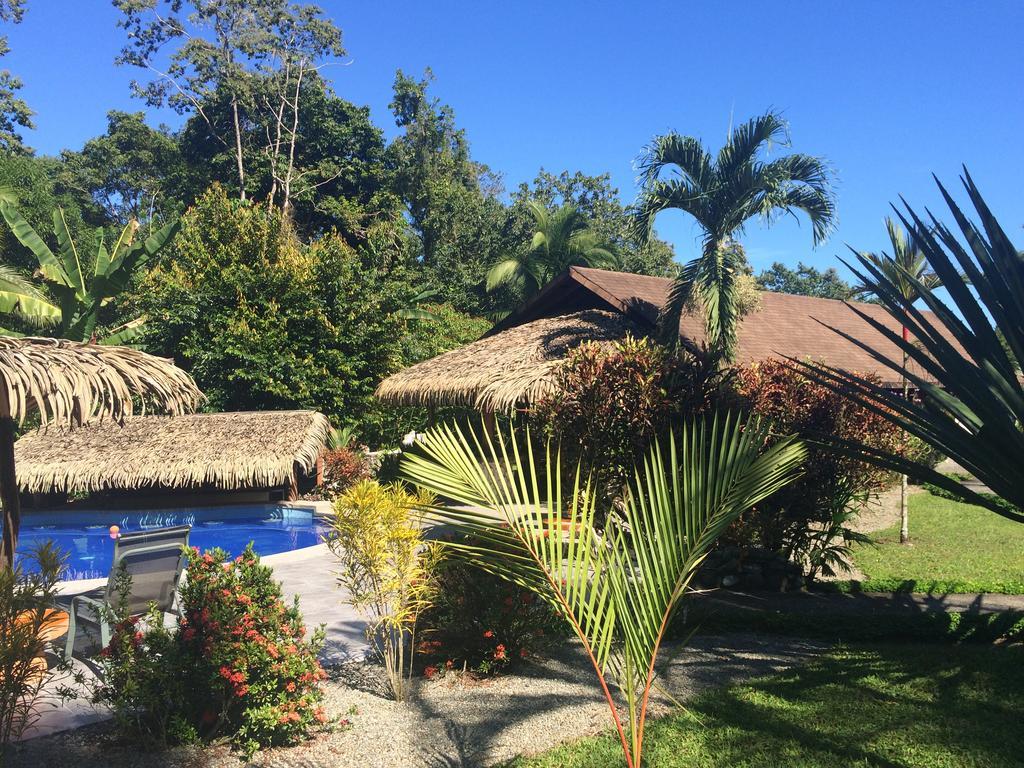 קאוויטה Hotel Suizo Loco Lodge & Resort מראה חיצוני תמונה