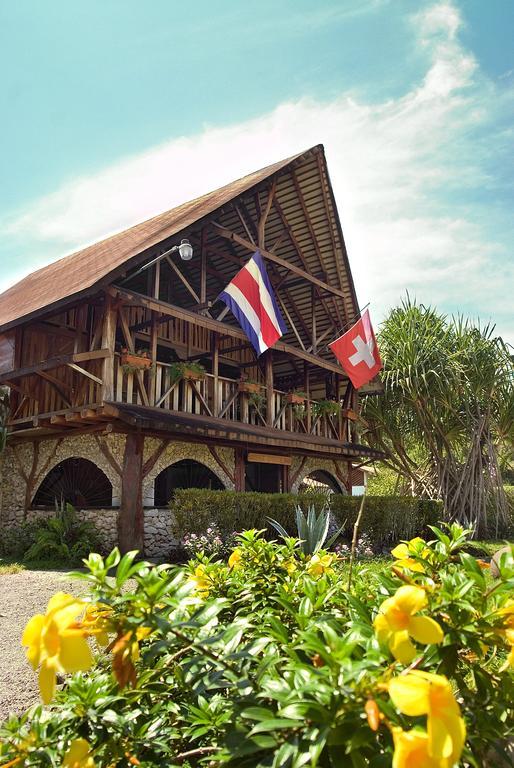 קאוויטה Hotel Suizo Loco Lodge & Resort מראה חיצוני תמונה