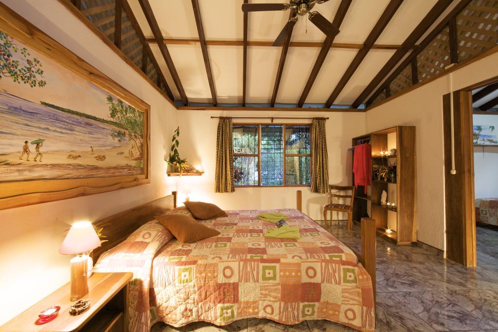 קאוויטה Hotel Suizo Loco Lodge & Resort חדר תמונה