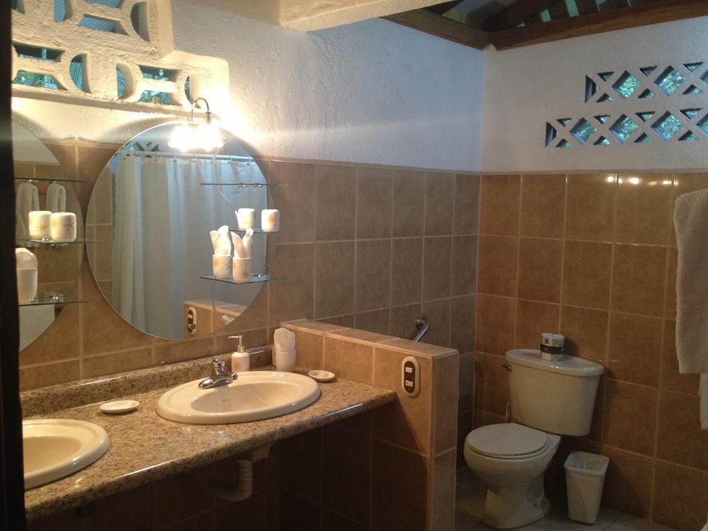 קאוויטה Hotel Suizo Loco Lodge & Resort חדר תמונה