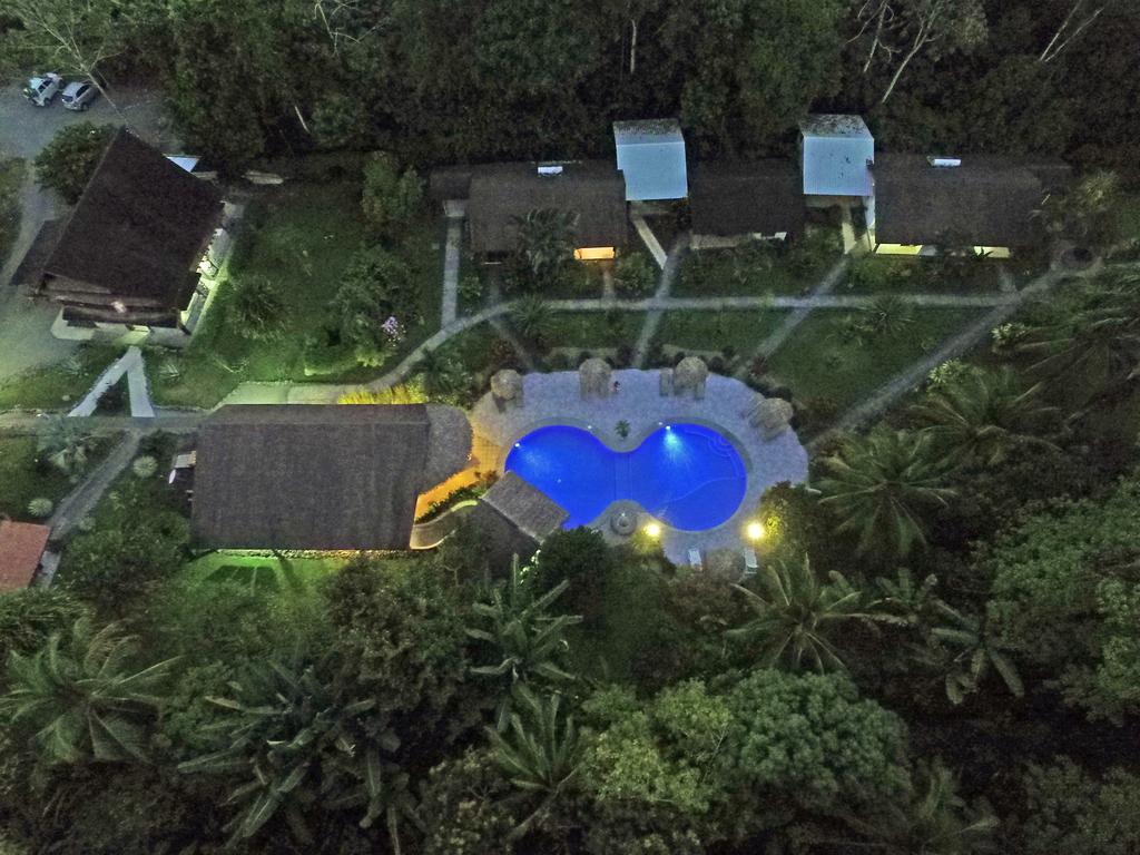 קאוויטה Hotel Suizo Loco Lodge & Resort מראה חיצוני תמונה